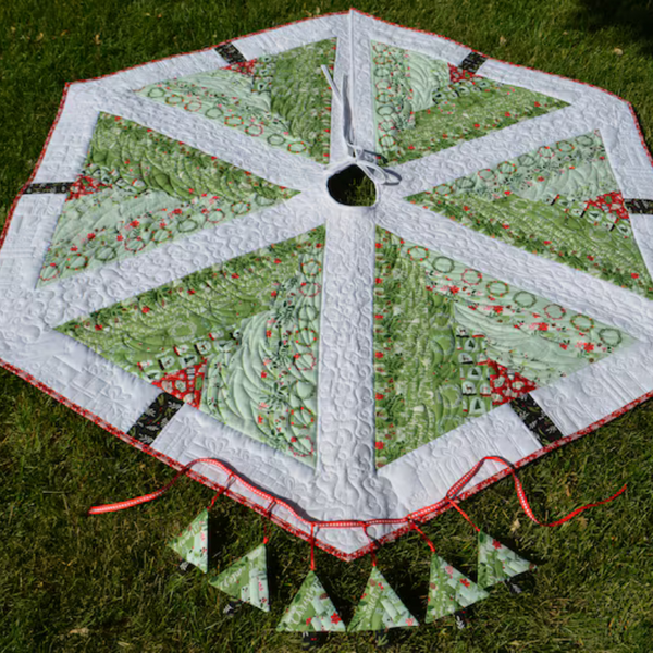 The Quilted Christmas Tree Skirt